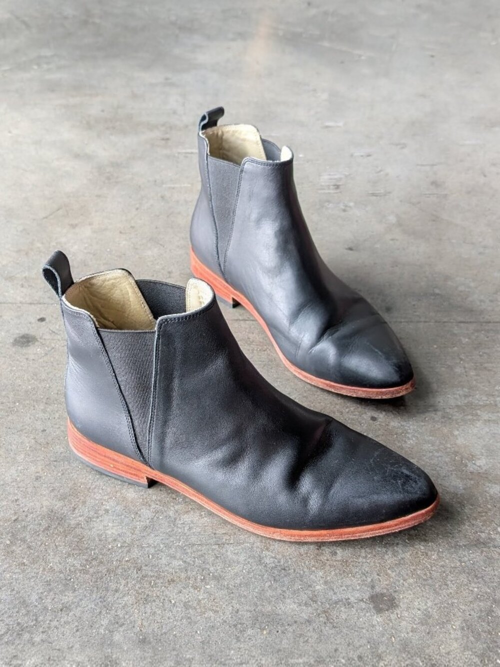 Nisolo Eva Everyday Chelsea Boot in Black size 8.5